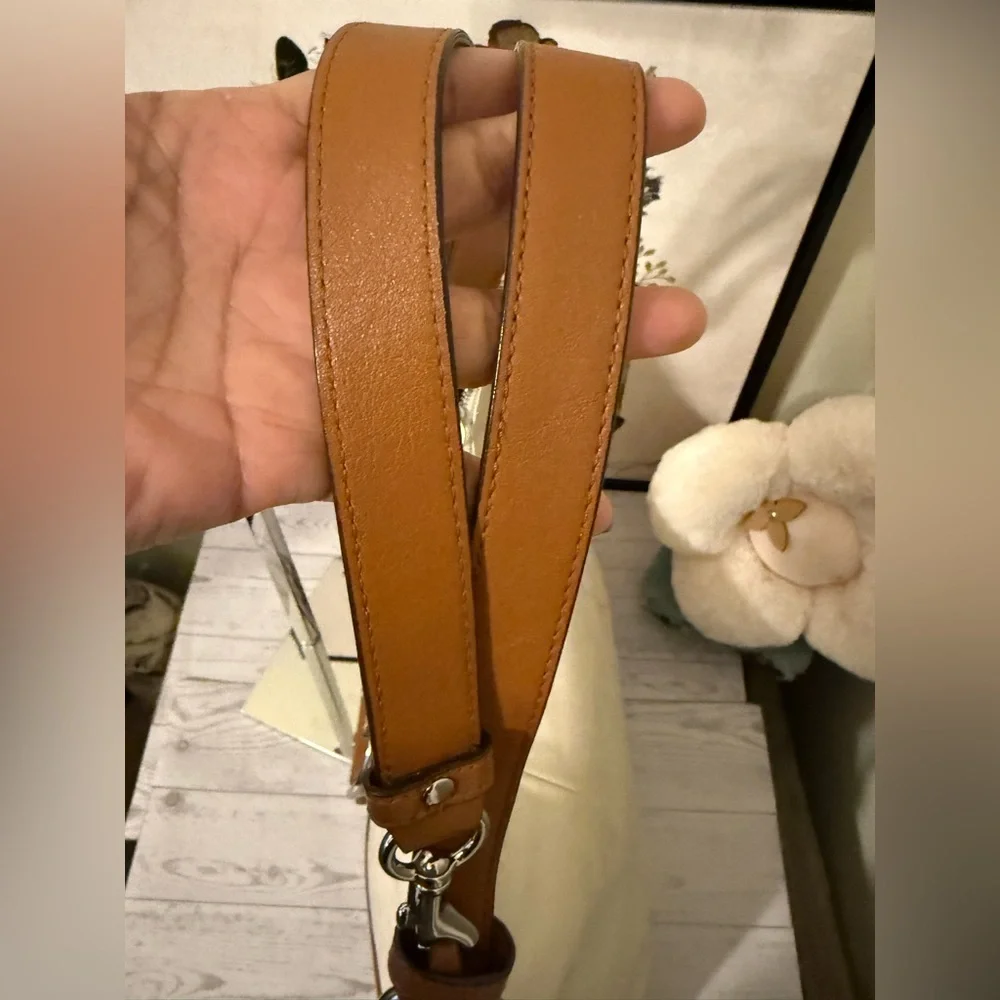 Vintage Coach Soho Hampton Cream and Camel Leather Shoulder Bag